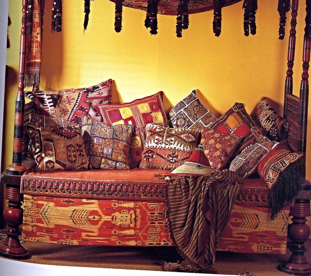 Diwan / daybed with storage